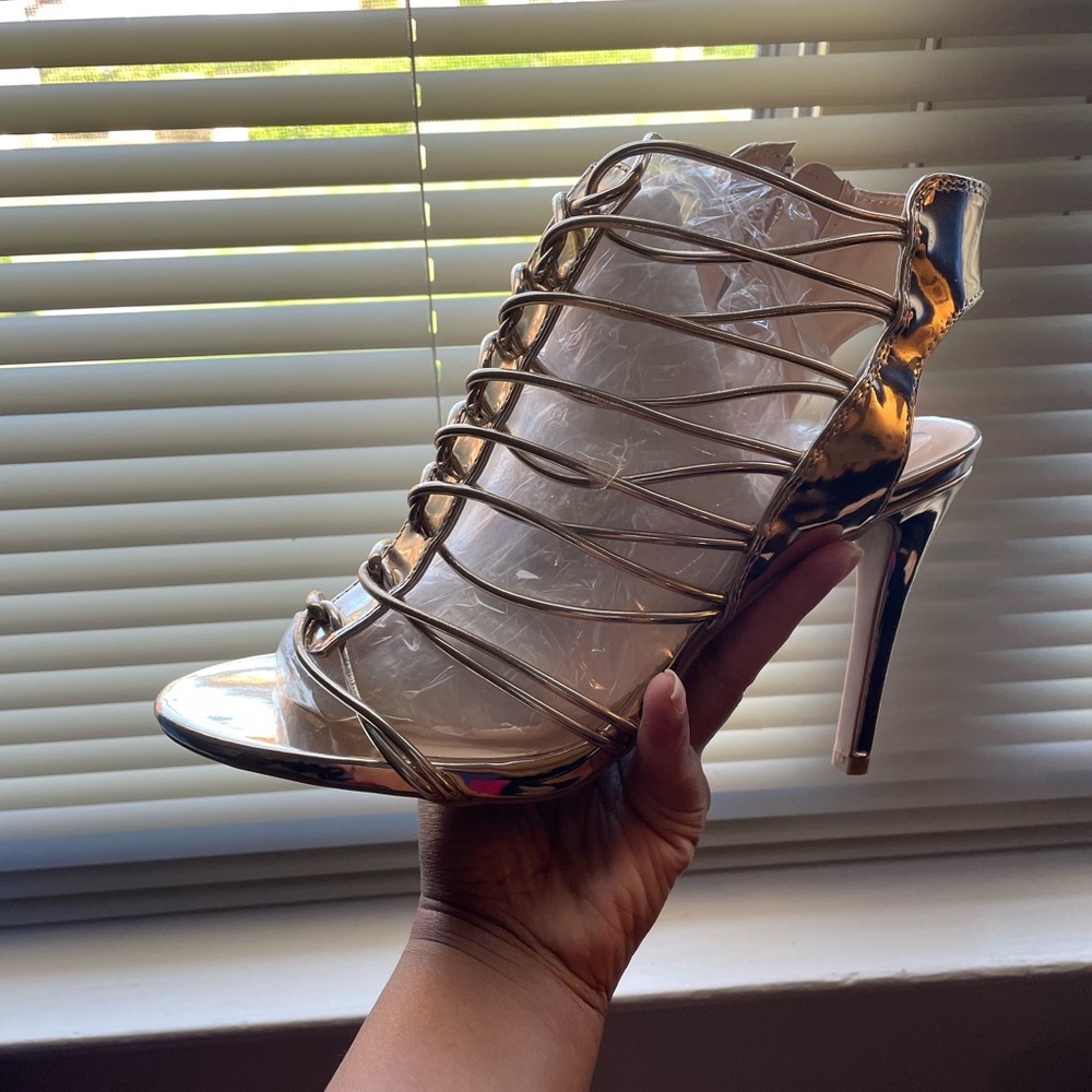 Qupid Jealous-18 Champagne Shiny Metallic Shoes Size 10